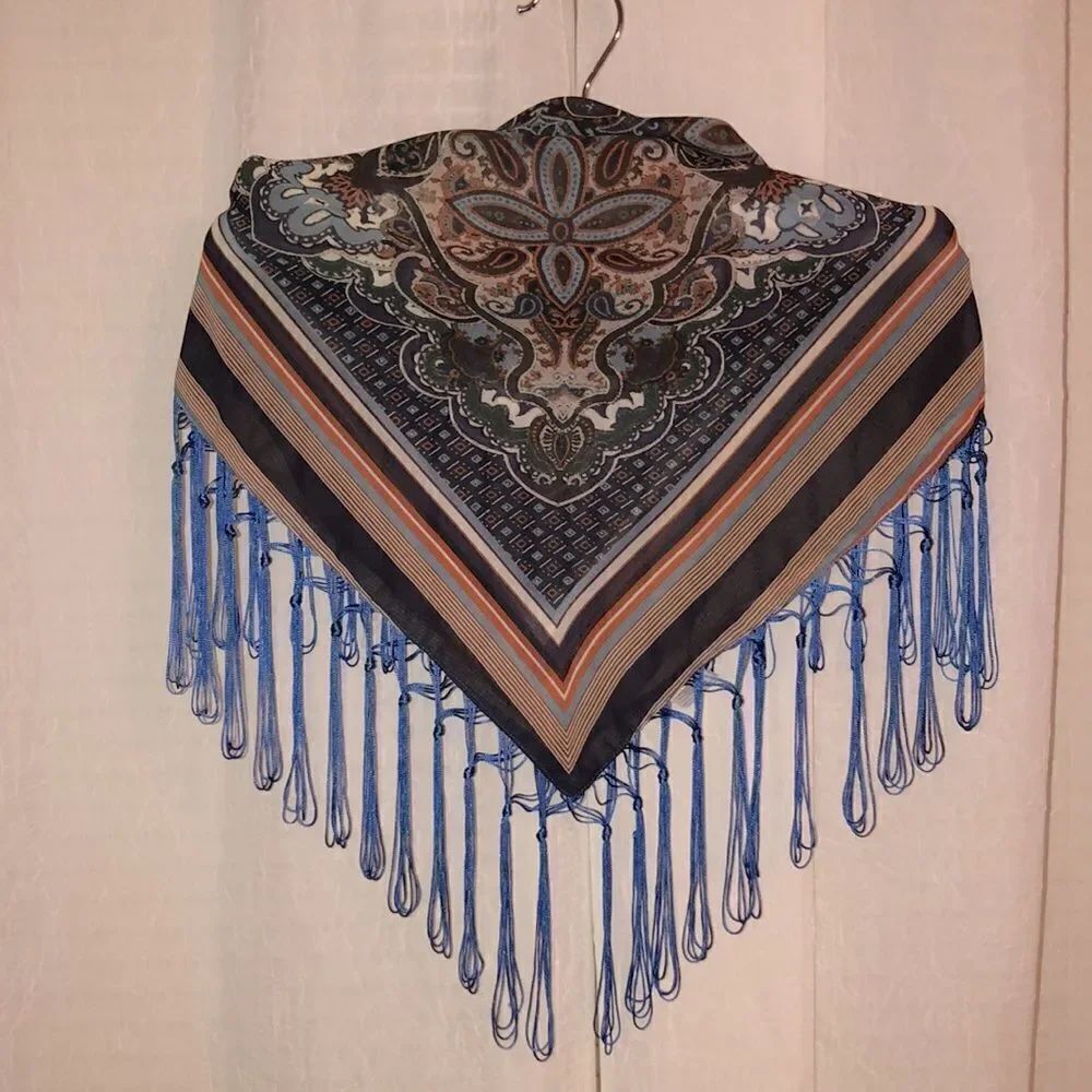 Triangular Tasseled Pullover Navy Rust Paisley and Striped Scarf